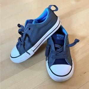 Converse Chuck Taylor All Stars Sneaker - Kids Size 8